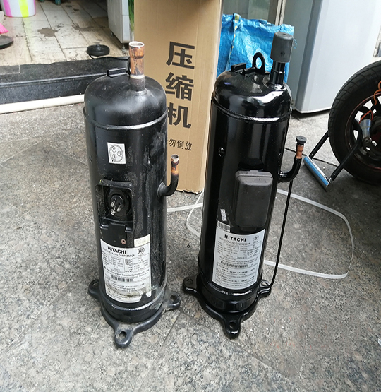 苏尼特右中央空调压缩机的更换维修